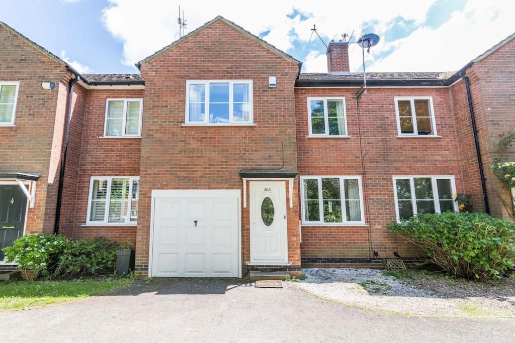 Lovely Home With Four Bedrooms And Private Garden And Parking, Close To Nottingham City Centre Exterior foto