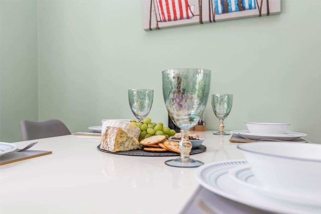 Lovely Home With Four Bedrooms And Private Garden And Parking, Close To Nottingham City Centre Exterior foto