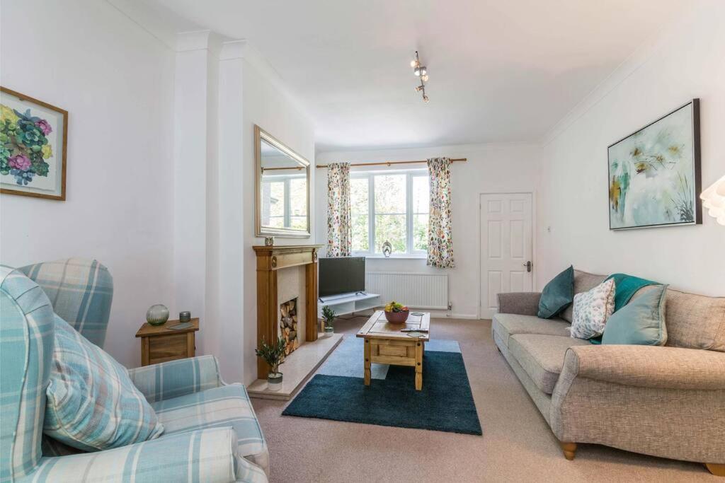 Lovely Home With Four Bedrooms And Private Garden And Parking, Close To Nottingham City Centre Exterior foto