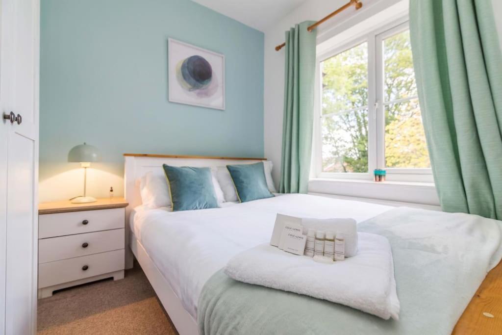 Lovely Home With Four Bedrooms And Private Garden And Parking, Close To Nottingham City Centre Exterior foto