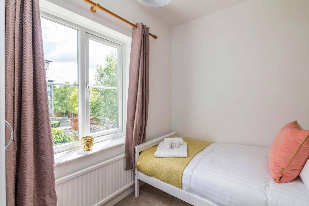 Lovely Home With Four Bedrooms And Private Garden And Parking, Close To Nottingham City Centre Exterior foto