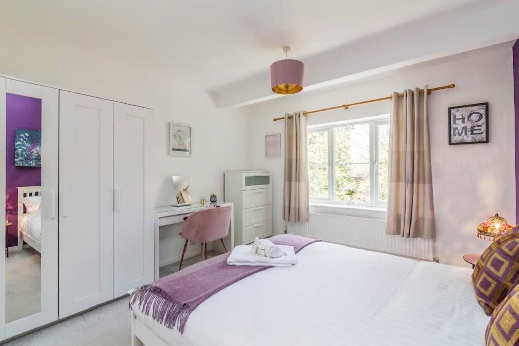 Lovely Home With Four Bedrooms And Private Garden And Parking, Close To Nottingham City Centre Exterior foto